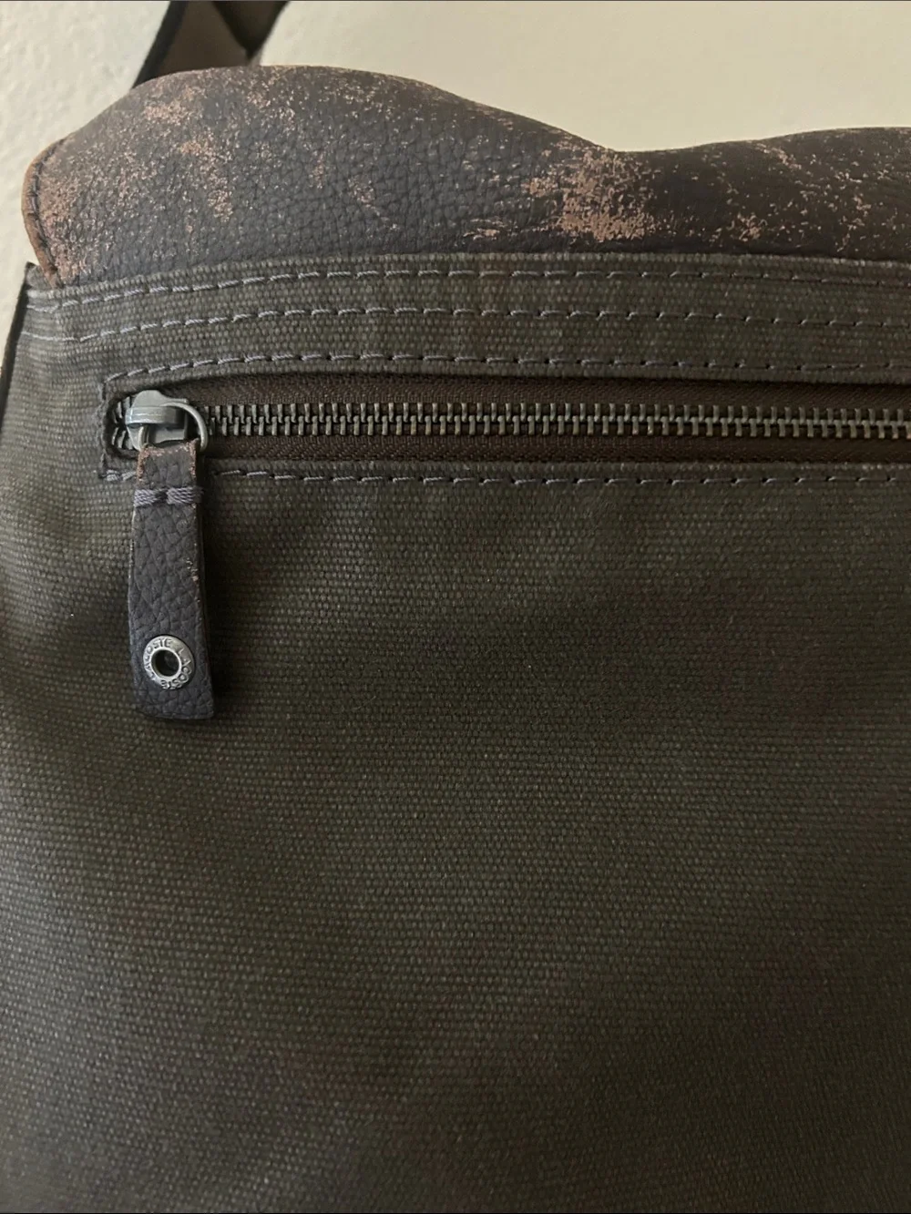 Rare Vintage Lacoste distressed cowhide & canvas men’s Messenger Bag